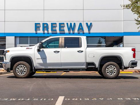 Used 2023 Chevrolet Silverado 2500 W/T w/ WT Convenience Package AWD/4WD image 2