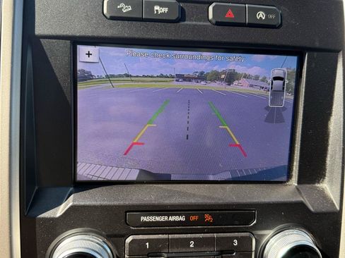 Used 2019 Ford F150 Lariat w/ Equipment Group 502A Luxury AWD/4WD image 14