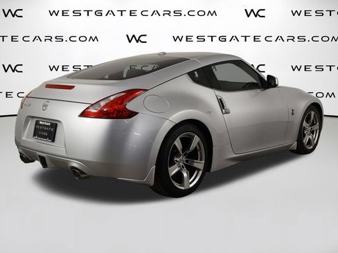Used 2009 Nissan 370Z Touring RWD image 37