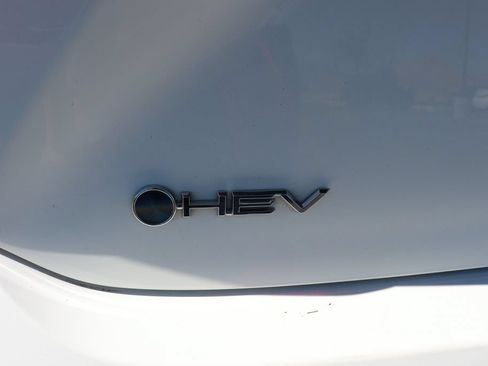 Used 2025 Toyota Camry SE FWD image 6