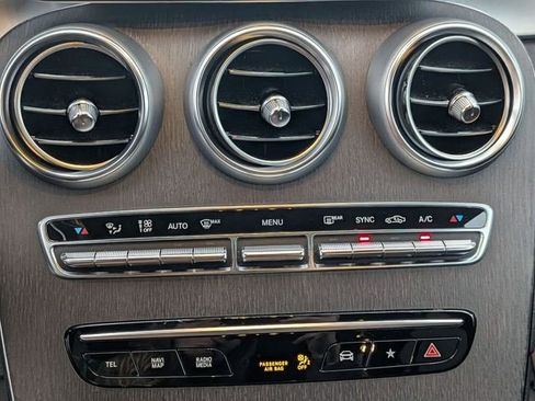 Used 2022 Mercedes-Benz GLC 300 4MATIC image 22