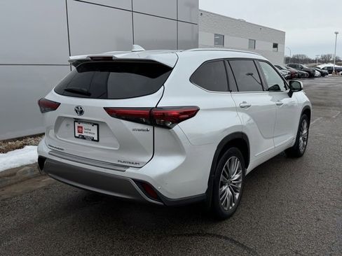 Certified 2022 Toyota Highlander Platinum image 42