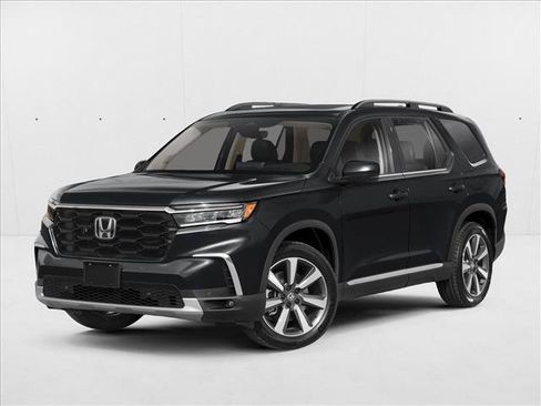 Used 2025 Honda Pilot Touring image 1