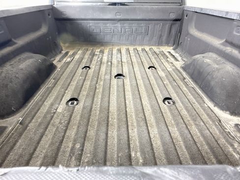 Used 2018 GMC Sierra 2500 Denali w/ Duramax Plus Package AWD/4WD image 27