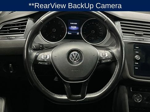 Used 2019 Volkswagen Tiguan SE w/ Panoramic Sunroof Package image 8