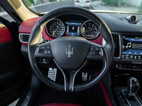 Used 2017 Maserati Levante w/ Sport Package image 11