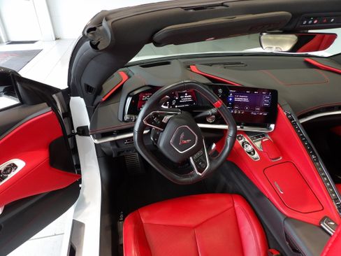 Used 2023 Chevrolet Corvette Stingray Preferred Conv w/ Z51 Performance Package RWD image 18