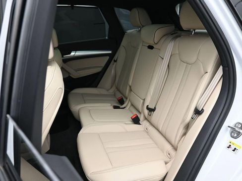 Used 2025 Audi Q5 2.0T Premium Plus w/ Premium Plus Package image 11