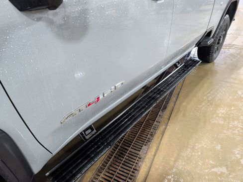 Used 2025 GMC Sierra 2500 AT4 w/ AT4 Premium Plus Package AWD/4WD image 7