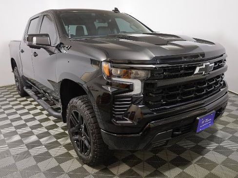 Used 2025 Chevrolet Silverado 1500 LT Trail Boss w/ LT Trail Boss Premium Package AWD/4WD image 5