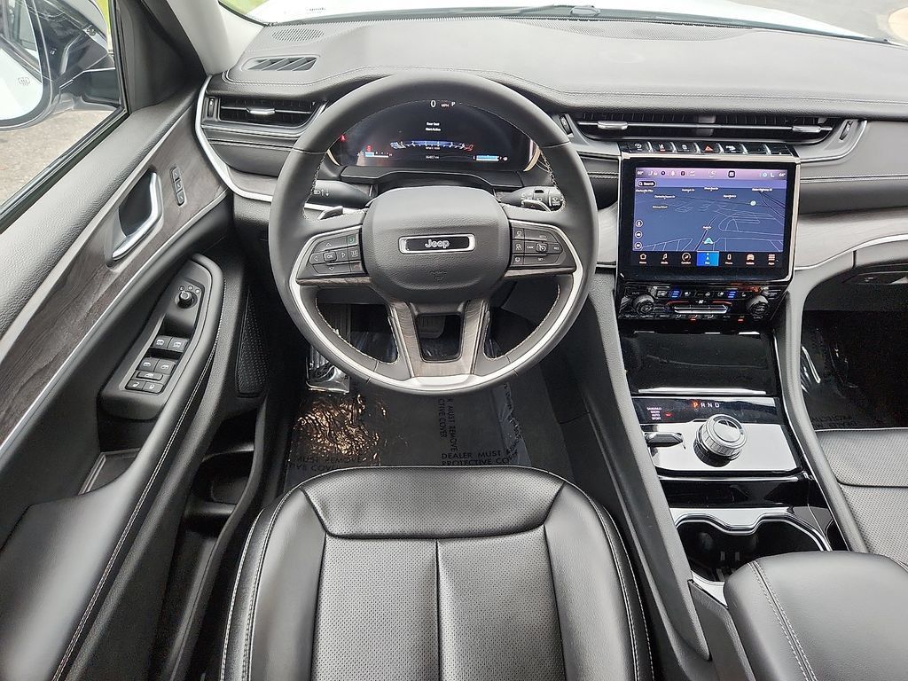 Used 2023 Jeep Grand Cherokee L Limited w/ Luxury Tech Group II AWD/4WD image 11