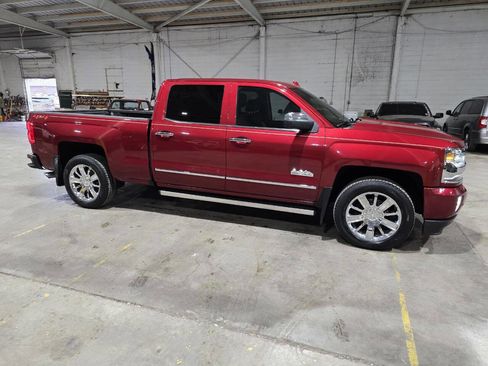 Used 2018 Chevrolet Silverado 1500 High Country image 20