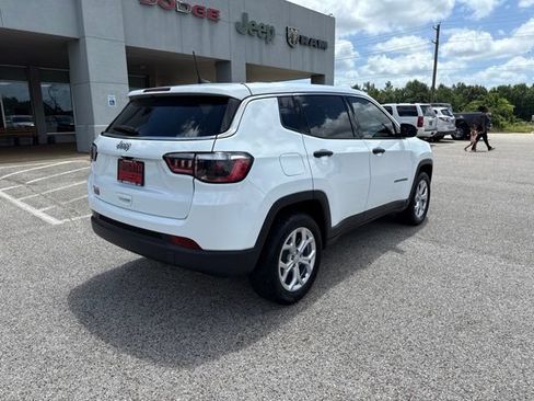 Used 2024 Jeep Compass Sport AWD/4WD image 7