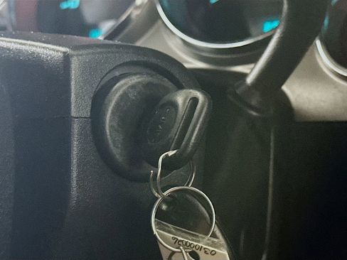 Used 2009 GMC Sierra 2500 SLE w/ Convenience Package image 25