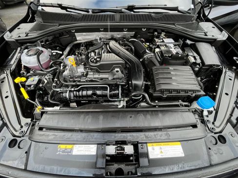 Used 2025 Volkswagen Jetta SE image 33