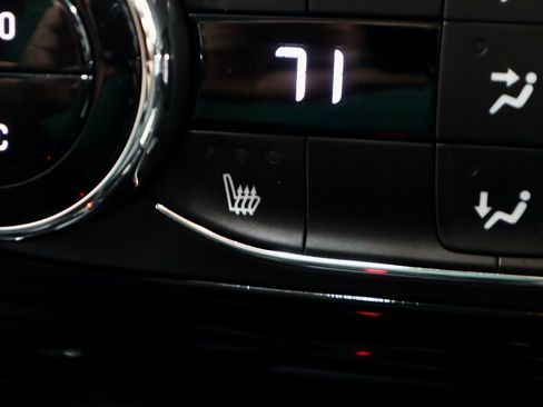 Used 2024 Chevrolet Trax LT w/ Driver Confidence Package image 4