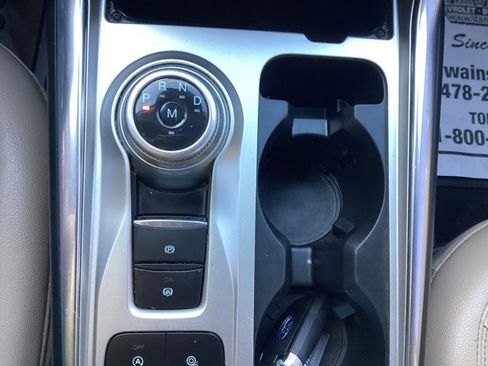 Used 2020 Ford Explorer XLT w/ Equipment Group 202A image 34