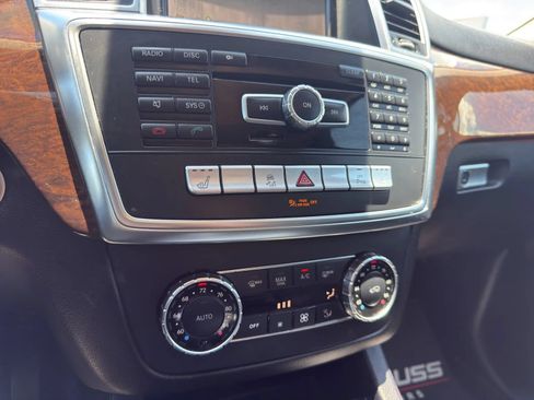 Used 2014 Mercedes-Benz GL 450 4MATIC w/ Lighting Package image 17