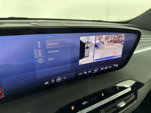 Used 2025 Buick Enclave Preferred image 17