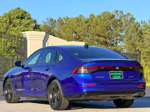 Used 2023 Honda Accord Sport image 9