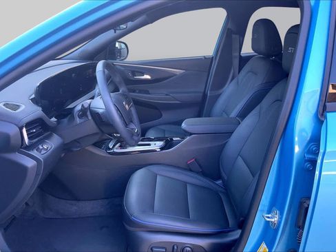 Used 2026 Buick Envista Sport Touring w/ Convenience I Package FWD image 8