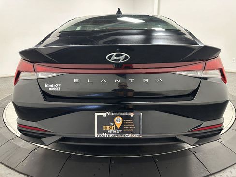 Used 2023 Hyundai Elantra SEL w/ Convenience Package FWD image 12