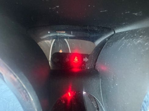 Used 2012 Chevrolet Traverse LTZ image 21