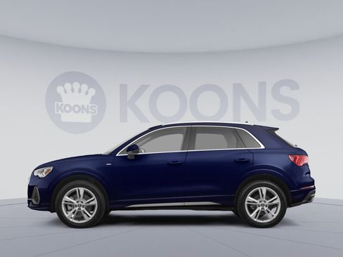Used 2023 Audi Q3 2.0T Premium Plus w/ Premium Plus Package AWD/4WD image 2