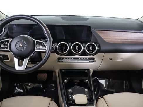 Used 2022 Mercedes-Benz GLA 250 4MATIC w/ Premium Package image 34