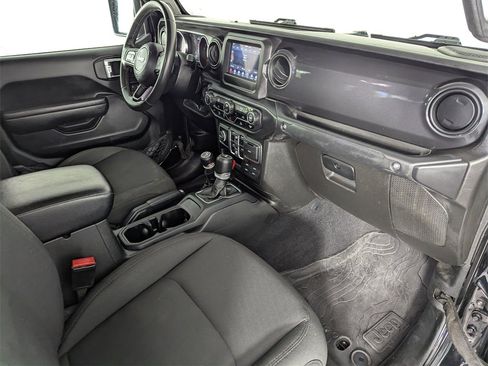 Used 2022 Jeep Gladiator Sport image 33