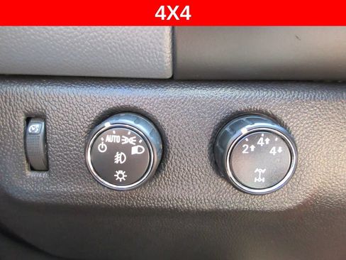 Used 2016 Chevrolet Colorado Z71 AWD/4WD image 27