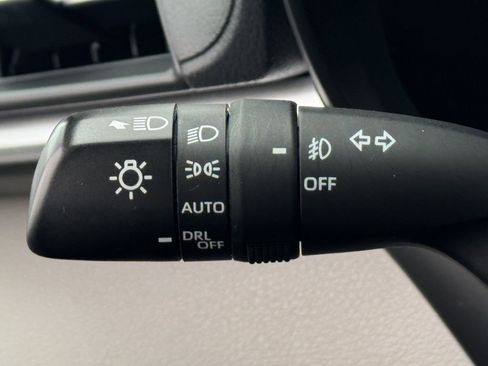 Used 2022 Toyota Sienna XLE FWD image 20