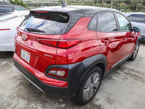 Used 2021 Hyundai Kona SEL image 3