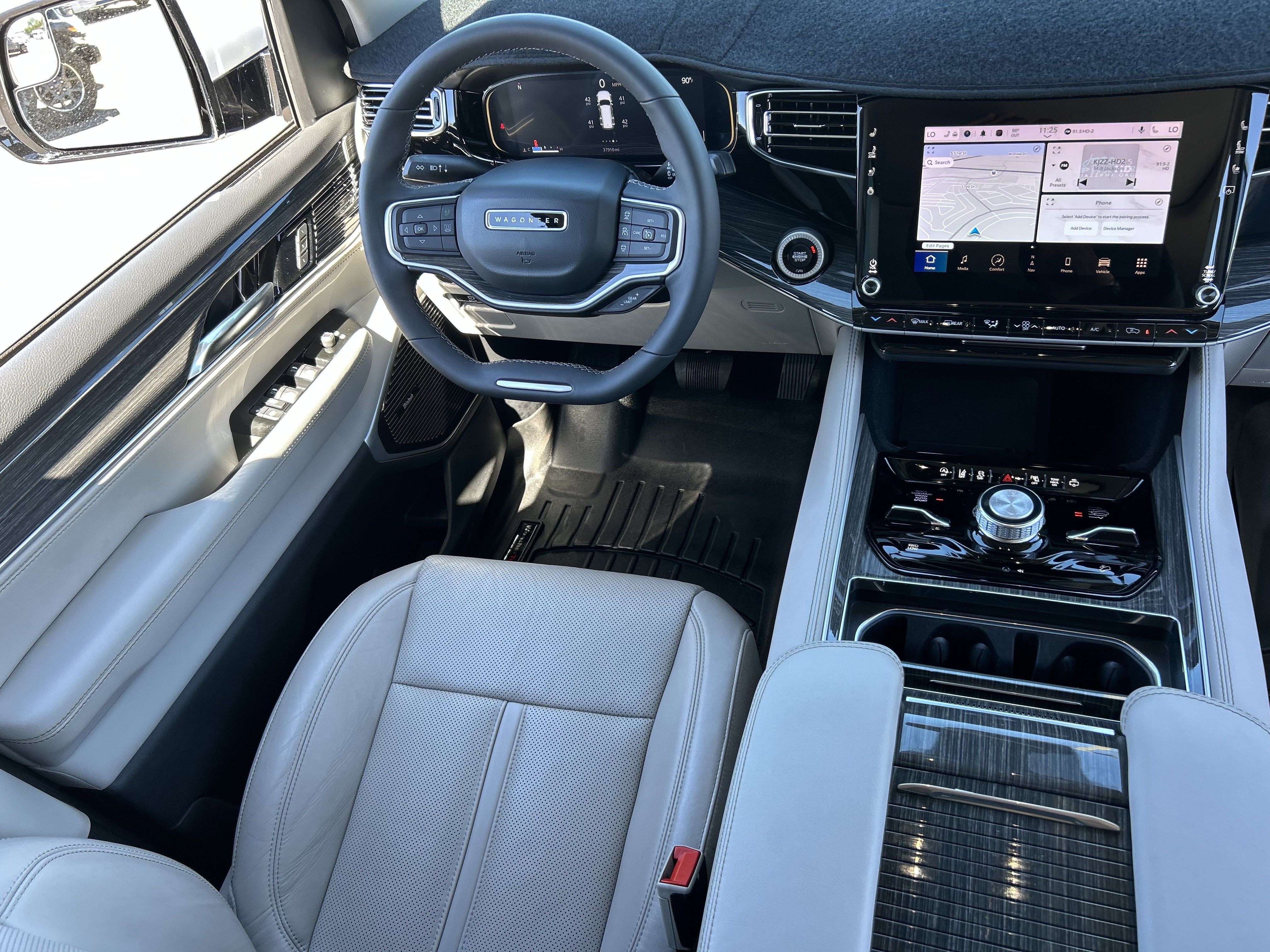 Used 2022 Jeep Wagoneer Series III w/ Premium Group I AWD/4WD image 14
