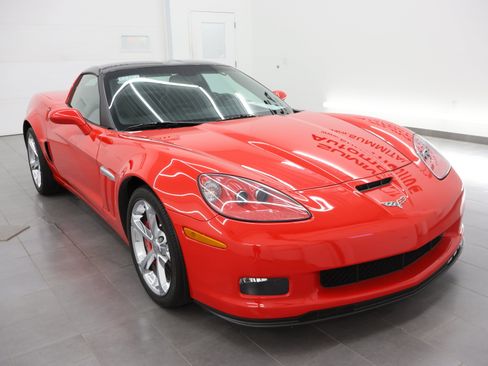 Used 2012 Chevrolet Corvette Grand Sport w/ 3LT Preferred Equipment Group RWD image 2