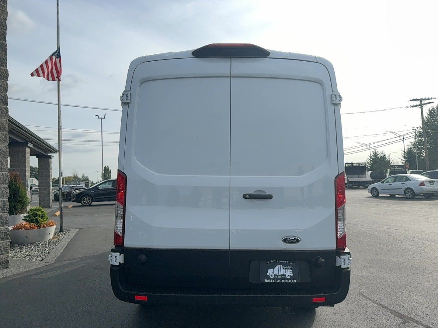 Used 2024 Ford Transit 250 148 Medium Roof w/ Load Area Protection Package RWD image 6
