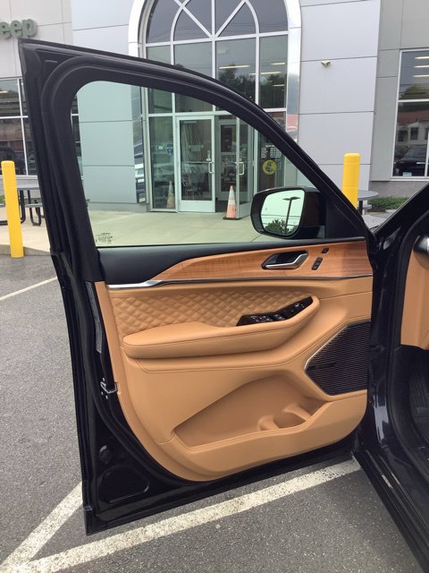 Certified 2024 Jeep Grand Cherokee L Summit AWD/4WD image 25