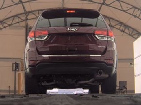 Used 2021 Jeep Grand Cherokee Limited w/ Luxury Group II RWD image 4