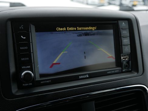 Certified 2016 Dodge Grand Caravan SE image 25