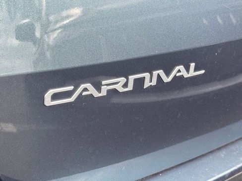 Used 2024 Kia Carnival SX Prestige image 5