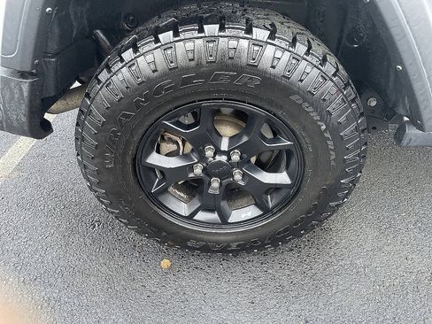 Used 2021 Jeep Wrangler Unlimited Sport image 18