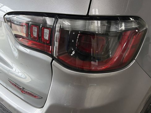 Used 2023 Jeep Compass Trailhawk AWD/4WD image 11