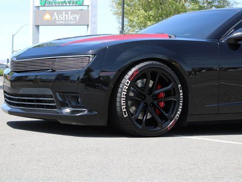 Used 2014 Chevrolet Camaro SS w/ SS Performance Package RWD image 11