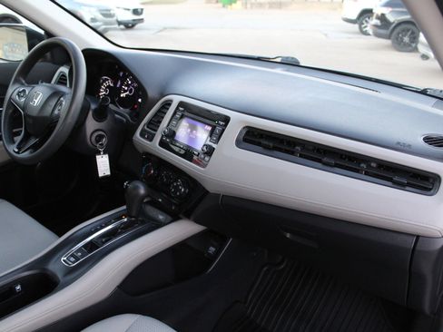 Used 2022 Honda HR-V LX image 18