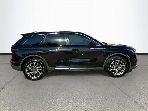Used 2021 Lincoln Corsair AWD image 8