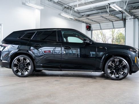 Used 2023 BMW XM Base image 5