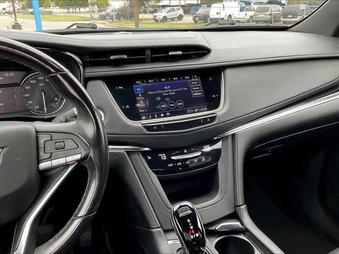 Used 2022 Cadillac XT6 Luxury image 6