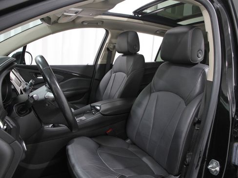 Used 2017 Buick Envision Essence image 5