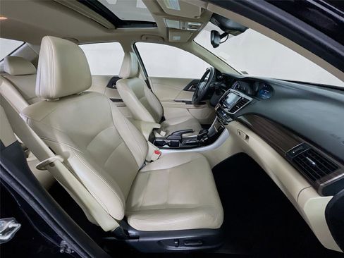 Used 2017 Honda Accord EX-L image 34