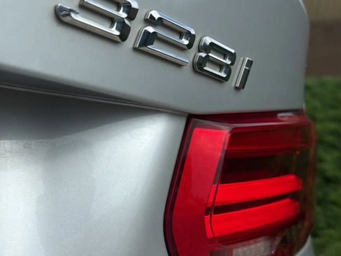 Used 2016 BMW 328i Sedan RWD image 11